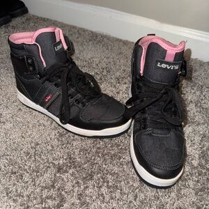 Levi's Women's Black and Pink High-Top Sneakers